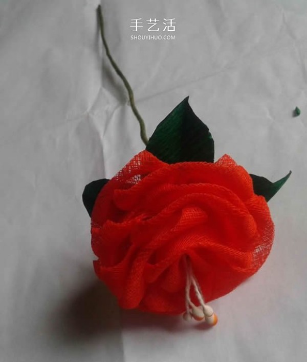 Tutorial on how to make red roses for Valentines Day