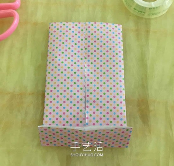 Illustrated tutorial on the origami method of homemade gift bags