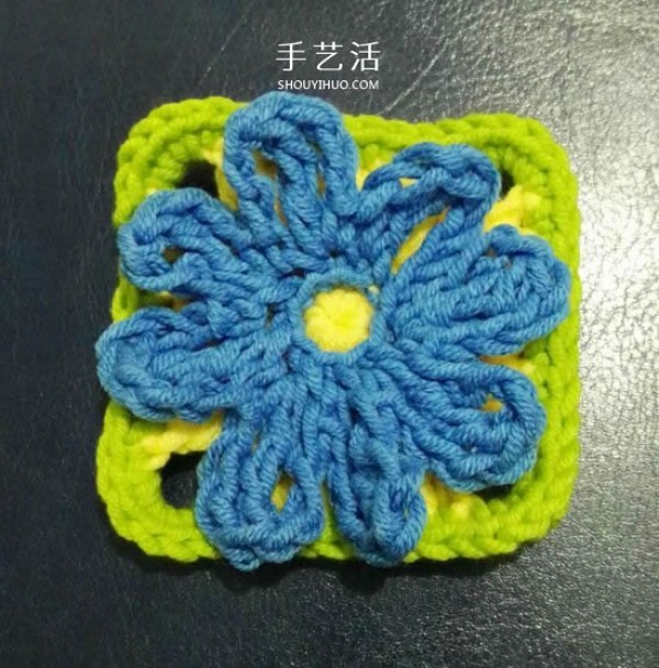 Warm and beautiful! Illustration of how to crochet zinnia cushion