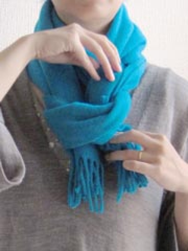 A comprehensive collection of various ways to tie a scarf, and 60 ways to tie a long scarf