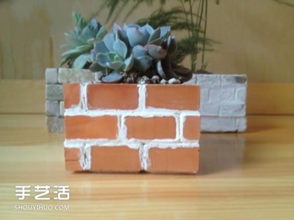 DIY Tutorial on Handmade Flower Pots with Small Red Bricks on Clay Clay and Mini Square Flower Pots