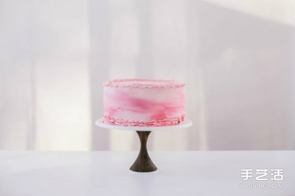 Pink Love: Make a sweet pink cake for your lover