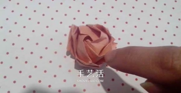 The best introductory tutorial for beginners with detailed illustrations of the Kawasaki rose fold method