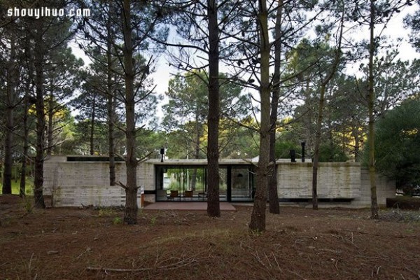 Residence decoration design of concrete villas in the jungles of Argentina