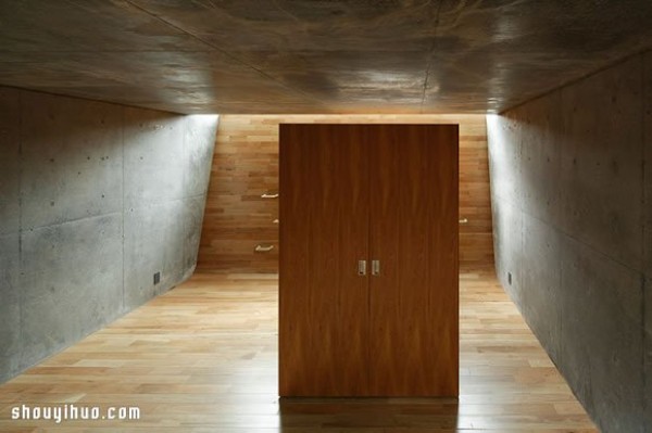 Japanese folding screen Ura House: wonderful floor recessed overlapping design