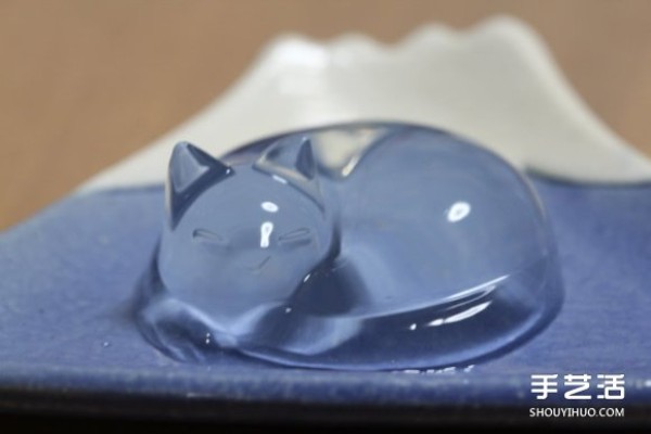 Shui Xinxuan cake transformed into a cats crystal clear figure and became popular again