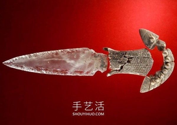 5,000-year-old handmade crystal dagger discovered in Spain