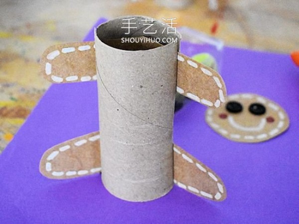 Tutorial on how to make gingerbread men from paper rolls