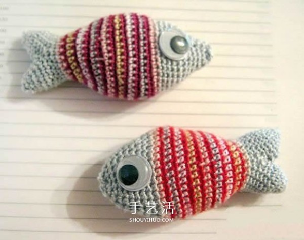 Every year there will be more than one happy year! Step by step diagram of crocheting cute little fish