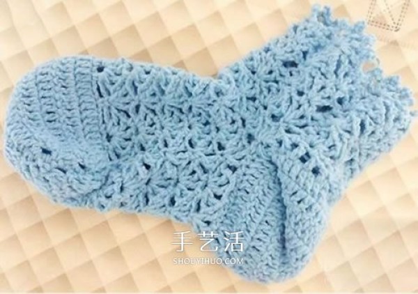 Tutorial on handmade crochet warm socks to protect feet when watching TV in winter