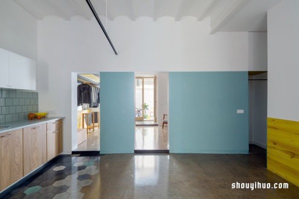 Spanish minimalist design apartment with spacious penetration and flexible change