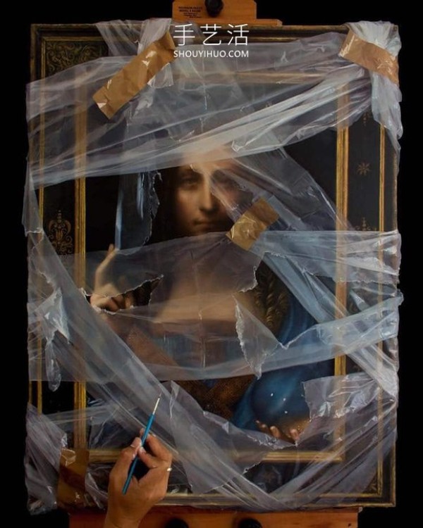 Like its wrapped in plastic wrap! Incredibly realistic paintings