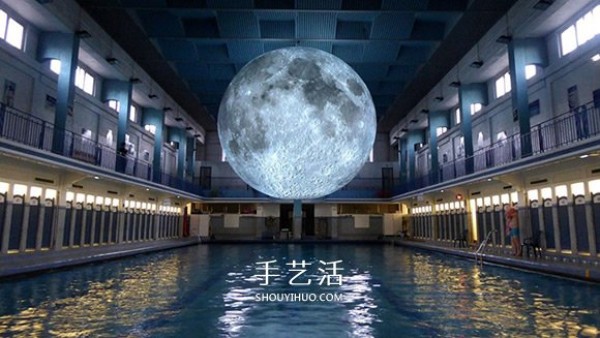 A different moon-viewing experience! Giant moon installation art work