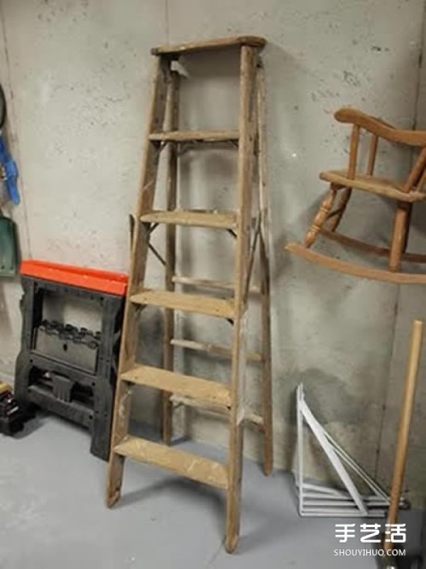 Renovate old ladders and use DIY handmade shelf bracket storage racks