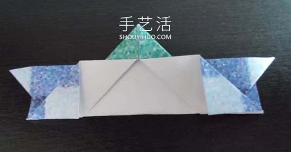 Illustrated tutorial on how to make origami birthday card gifts