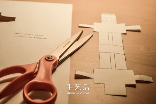 The simplest method to make a robot paper model