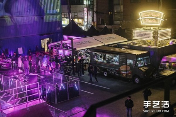 A high-end shopping mall transformed by stacking iron containers