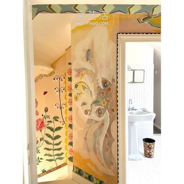 This artists hand painting makes the villa feel like a fairy tale house