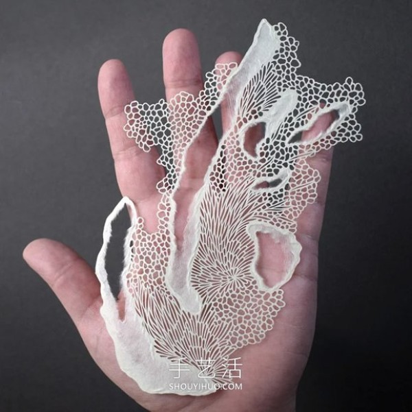 Exquisite rice paper sculptures as thin as cicadas wings! Handmade creations on paper