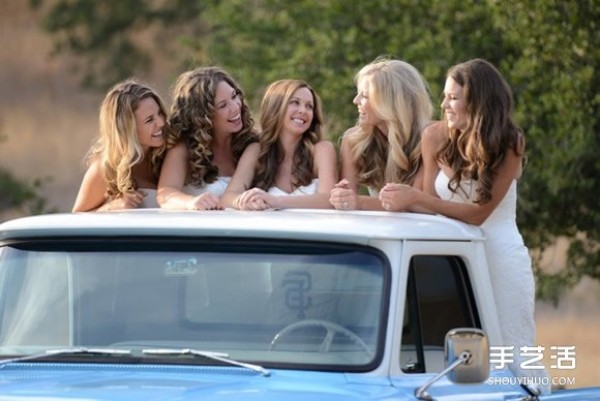 Happiness: Taking wedding photos and holding a wedding with your best friend