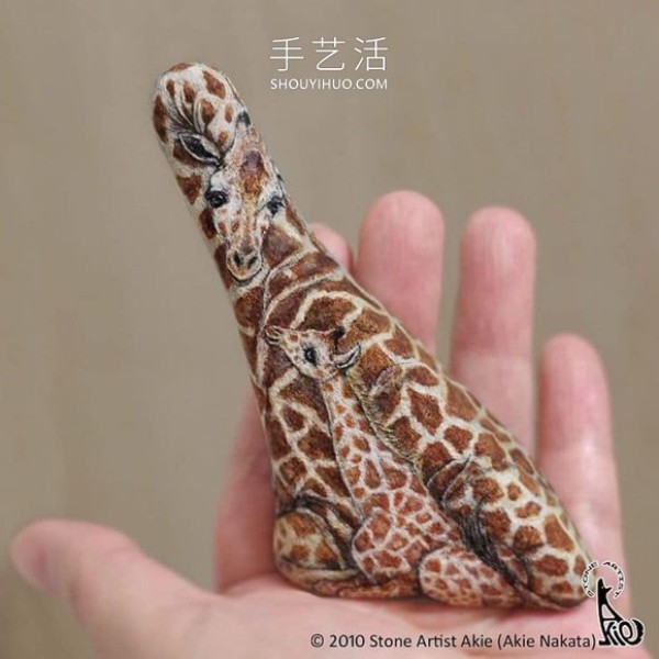 DIY ordinary stones into cute palm-sized animals