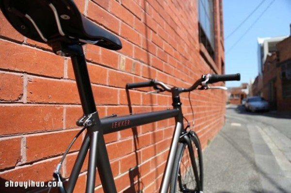 LEKKER, a long-established bicycle shop in a quiet alley in Melbourne