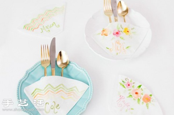 Hand-making tutorial on thoughtful dining table cards