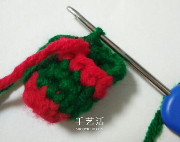 Children are essential for Christmas! How to crochet beautiful Christmas socks