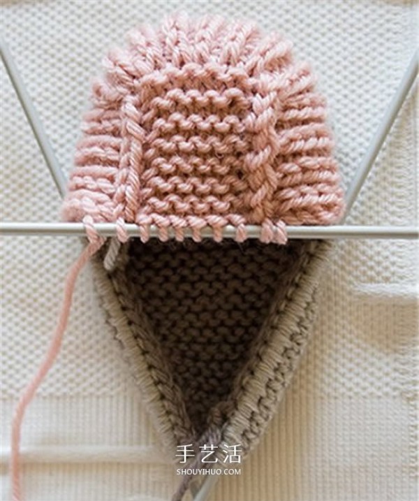 Elegant knitting illustrations of baby shoes warmly protect the babys feet