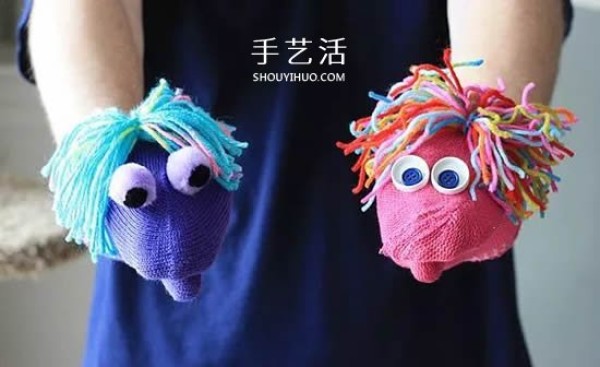 Its so easy to transform gloves and socks into hand puppets and make homemade cloth toys