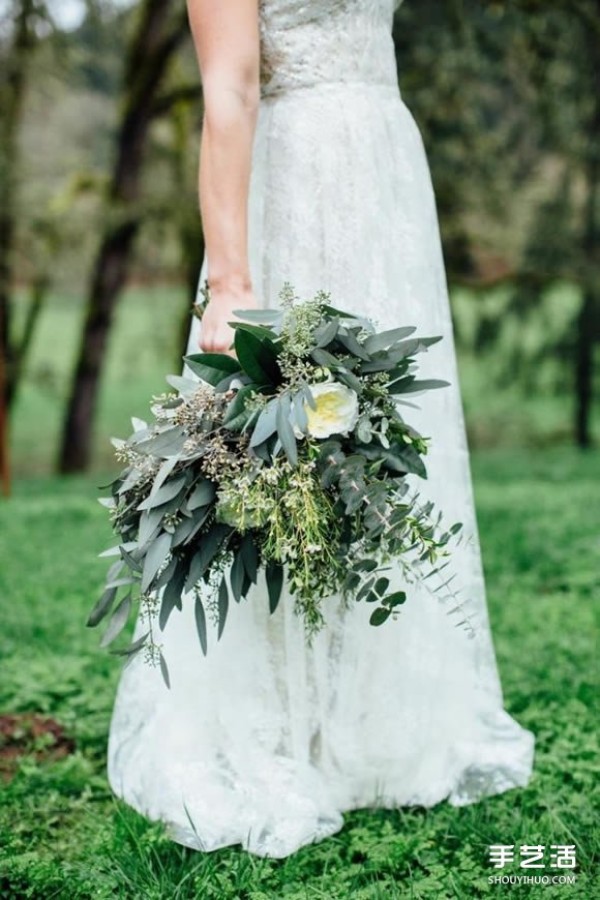 The traditional and fresh grass-green wedding design that abandons the bright red and pink colors