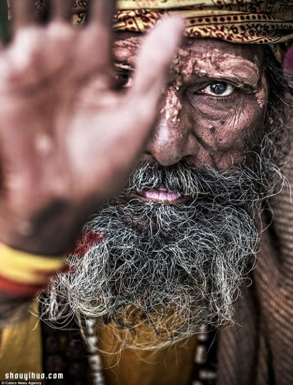 The terrifying "corpse-eating tribe" Aghori in Varanasi, India