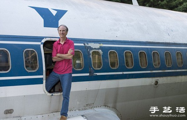 American retired engineer buys retired Boeing aircraft and renovates house