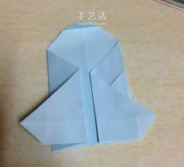 Illustration of a simple method for children to make origami penguins