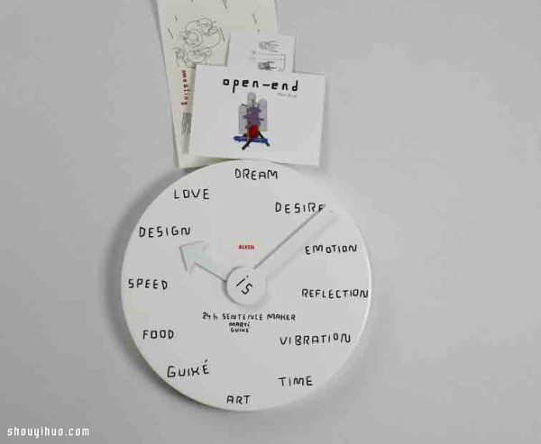 Creative wall clock product design that is convenient for writing and wiping