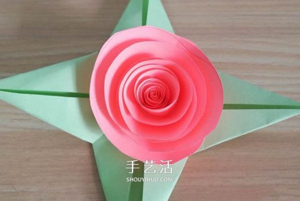 Illustration of how to make simple and beautiful paper roses