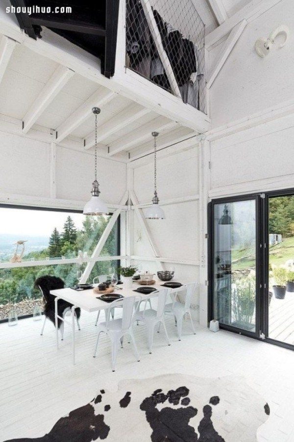 Barn renovation is also beautiful, low-key fashionable villa design in black and white