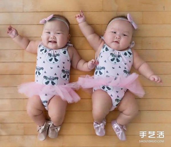 Photography of 8-month-old twin sisters of a popular star who was born prematurely