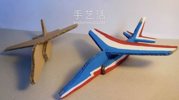 Video of how to make an Alpha Jet from cardboard