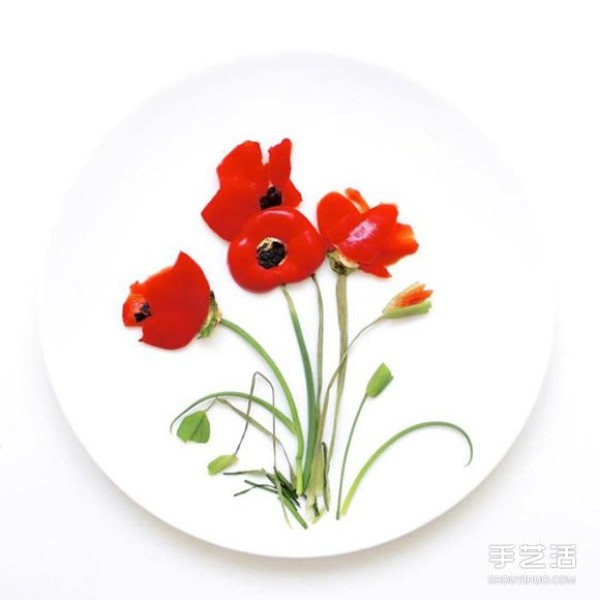 Artistic creation on the plate, creative DIYThe ingredients are arranged in beautiful patterns