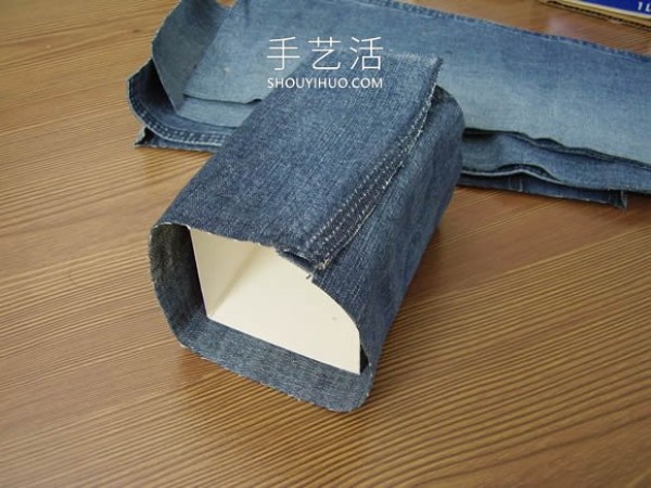 Old jeans can be transformed into multi-functionsStorage cabinet with drawers and side pockets! 