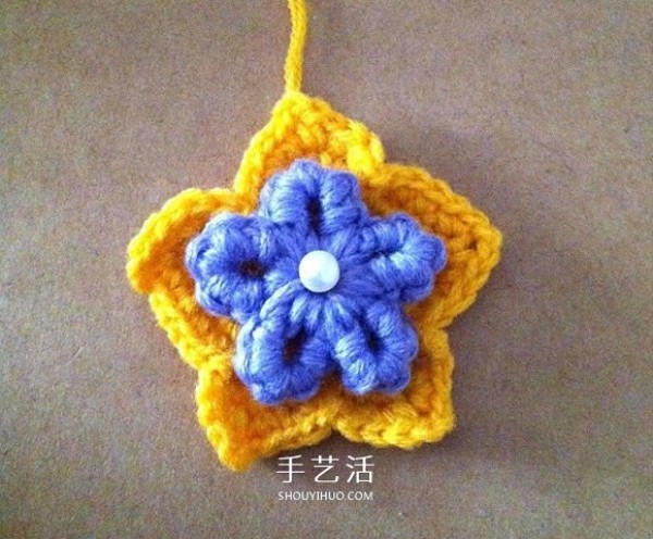 Hand-crocheted five-pointed star flower with two layers of two-color five-petal flowers