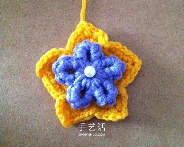 Hand-crocheted five-pointed star flower with two layers of two-color five-petal flowers