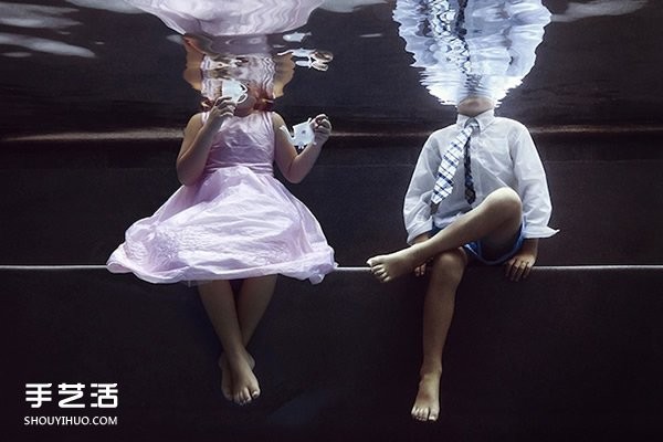 Fun underwater photography for children yields unexpected photographic effects