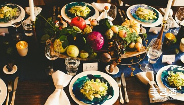 How to make the dining table beautiful to welcome guests, using only supermarket materials to decorate the dining table