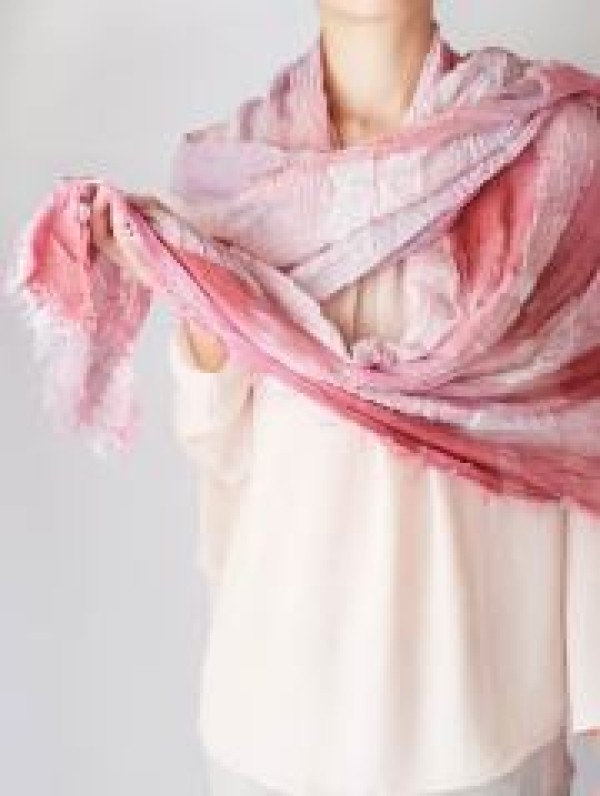 A comprehensive collection of various ways to tie a scarf, and 60 ways to tie a long scarf