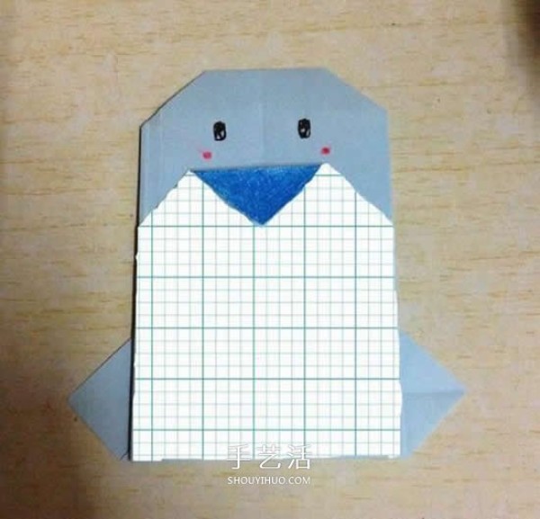 Illustration of a simple method for children to make origami penguins