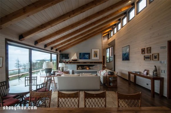 Decoration design of wooden house-style villa with invincible lake view in southern Chile