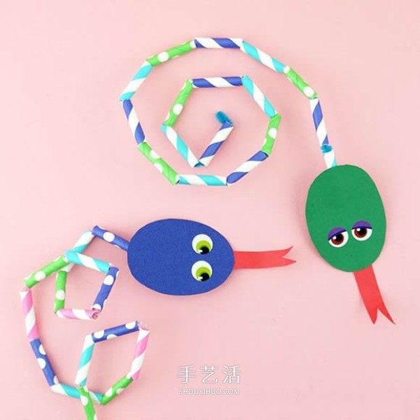 A simple tutorial on how to make a straw snake in kindergarten