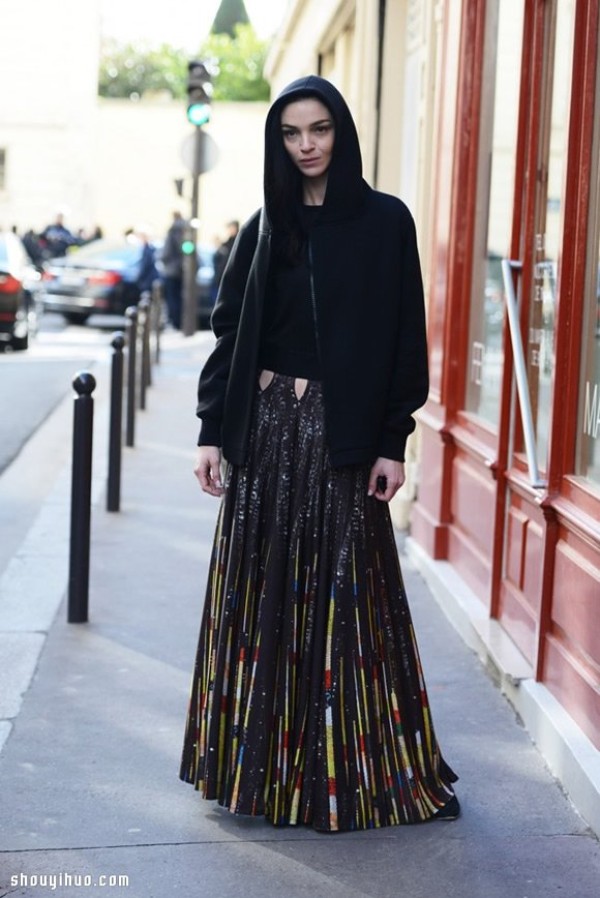 Maxi Skirt exudes charming charm in floor-length long skirts